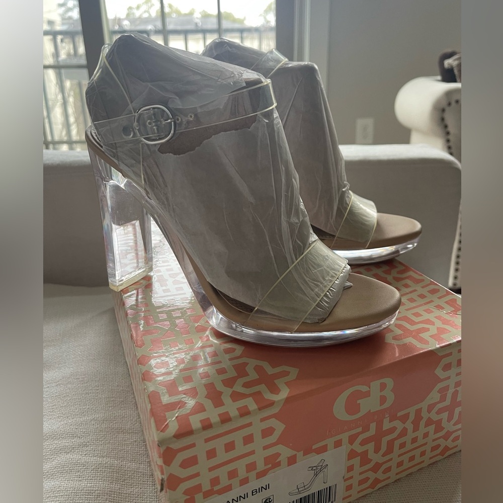 Gianni Bini Clear High Heels: Size 7.5